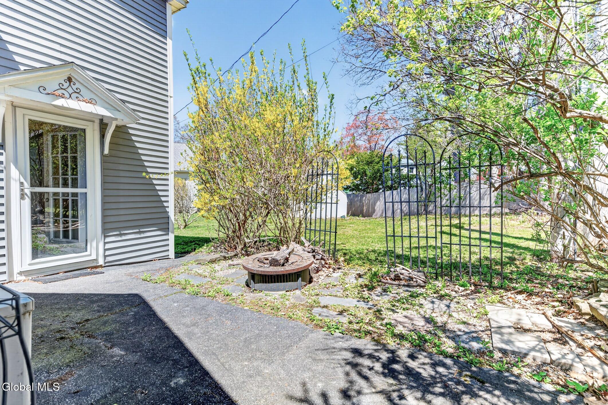 1817 Nott Street Schenectady NY 12309