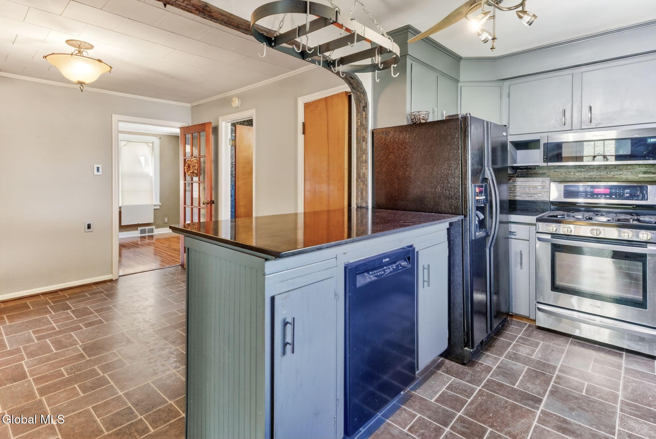 1817 Nott Street Schenectady NY 12309