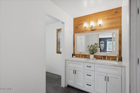 28 Covenant Circle East Nassau NY 12062