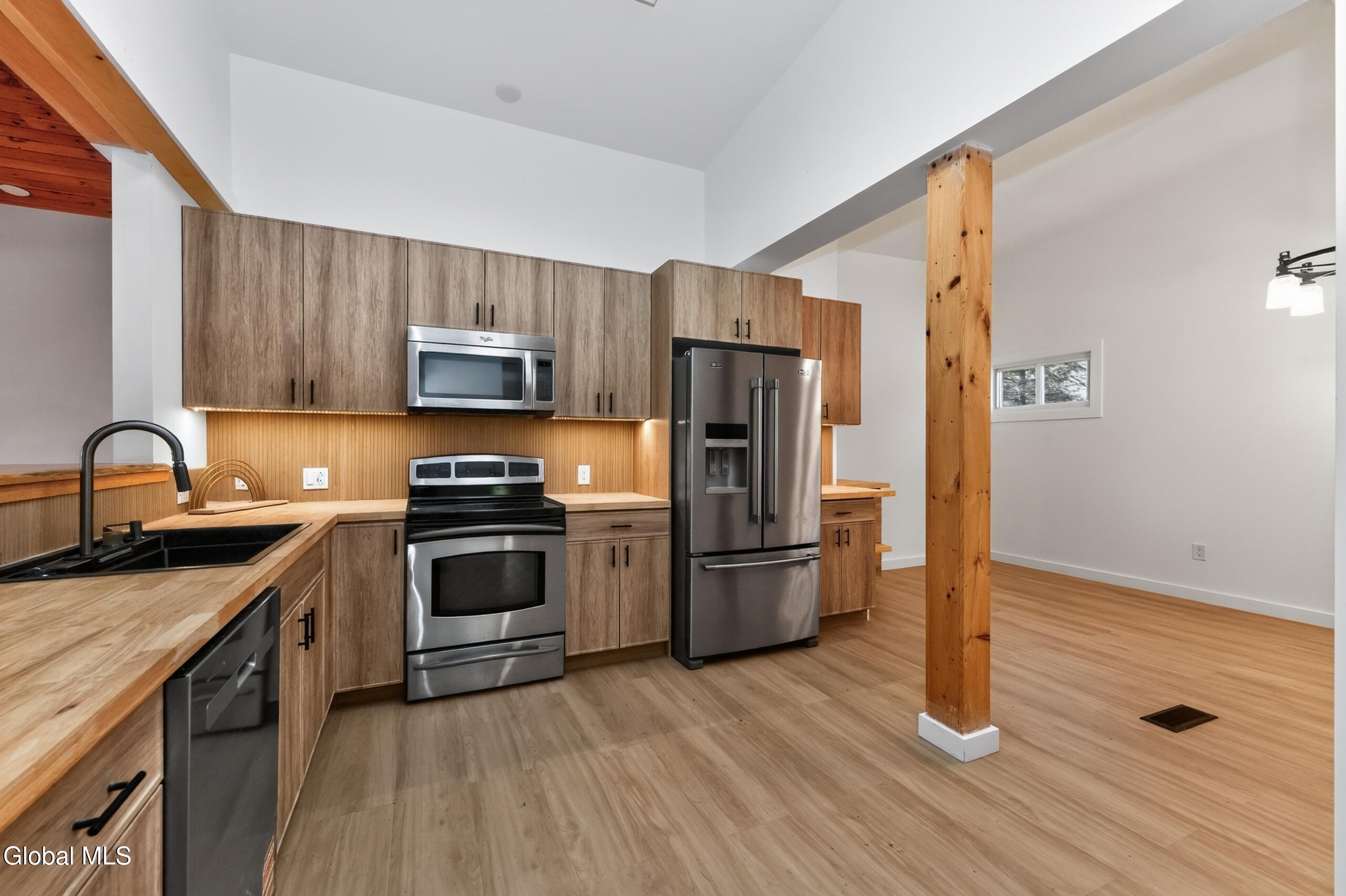 16043 Ny-22 Stephentown NY 12168