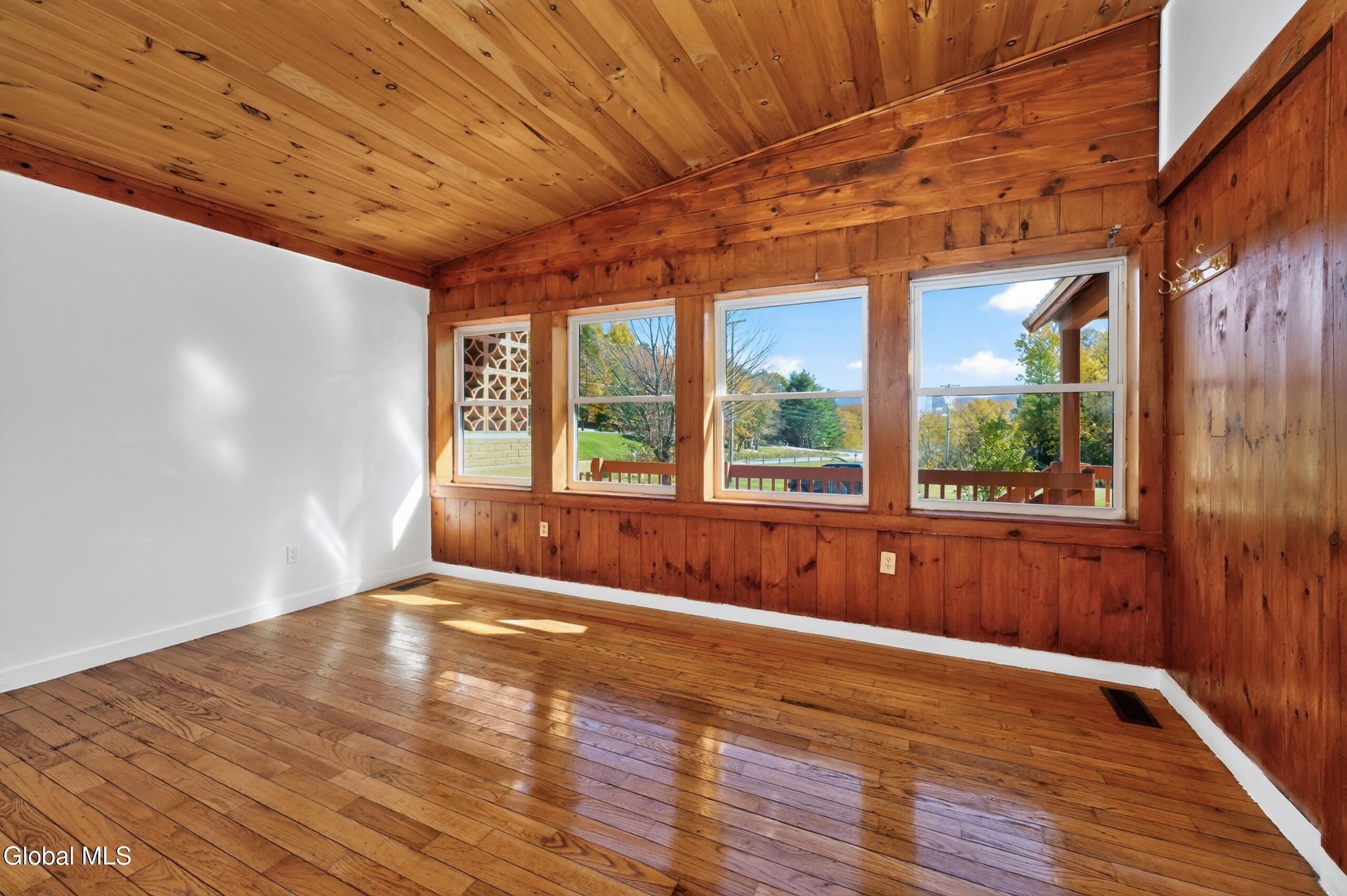 16043 Ny-22 Stephentown NY 12168