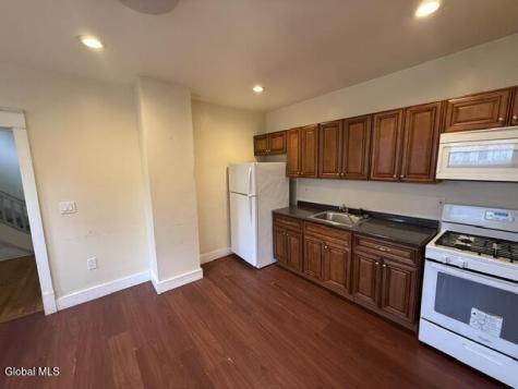 71 Hollywood Avenue Albany NY 12208