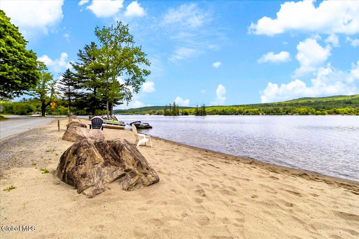 9 Chippewa Loop Brant Lake NY 12815