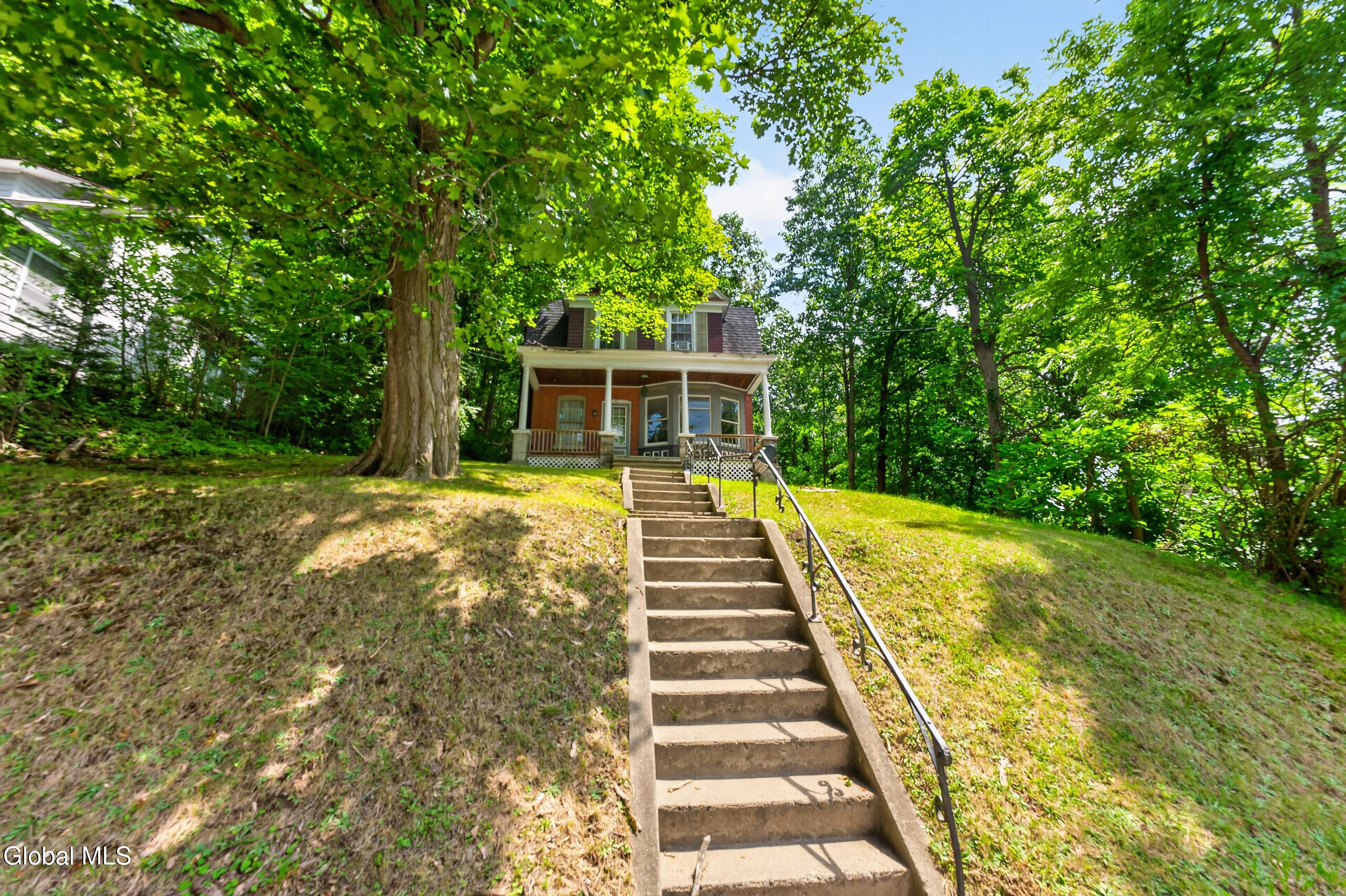 17 Northampton Road Amsterdam NY 12010