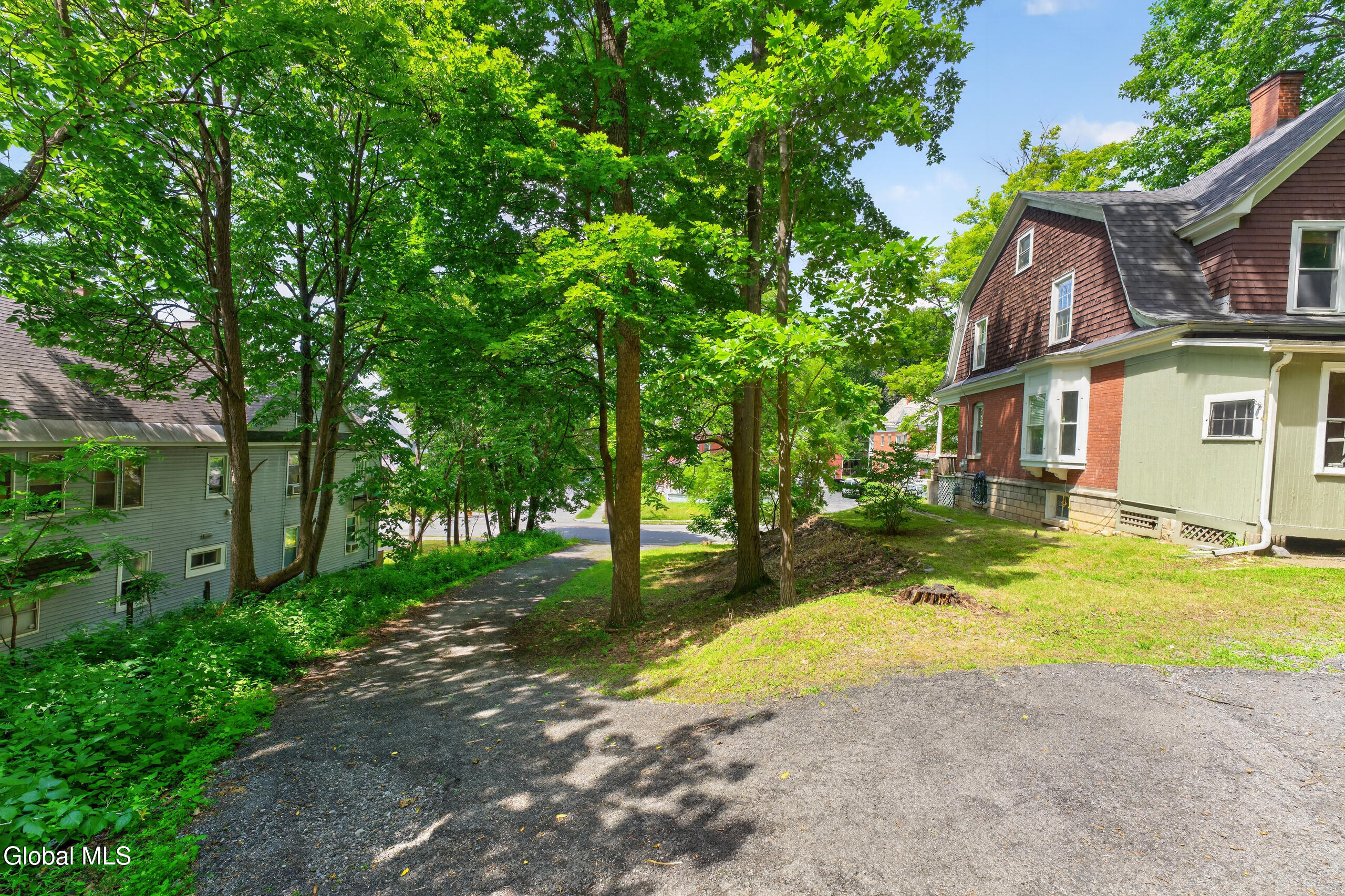 17 Northampton Road Amsterdam NY 12010