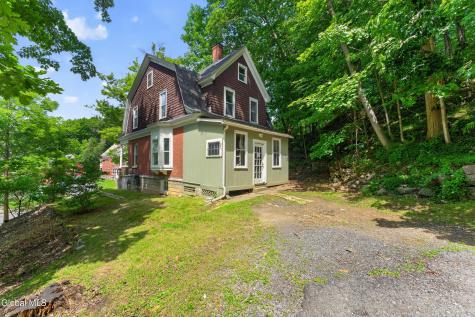 17 Northampton Road Amsterdam NY 12010