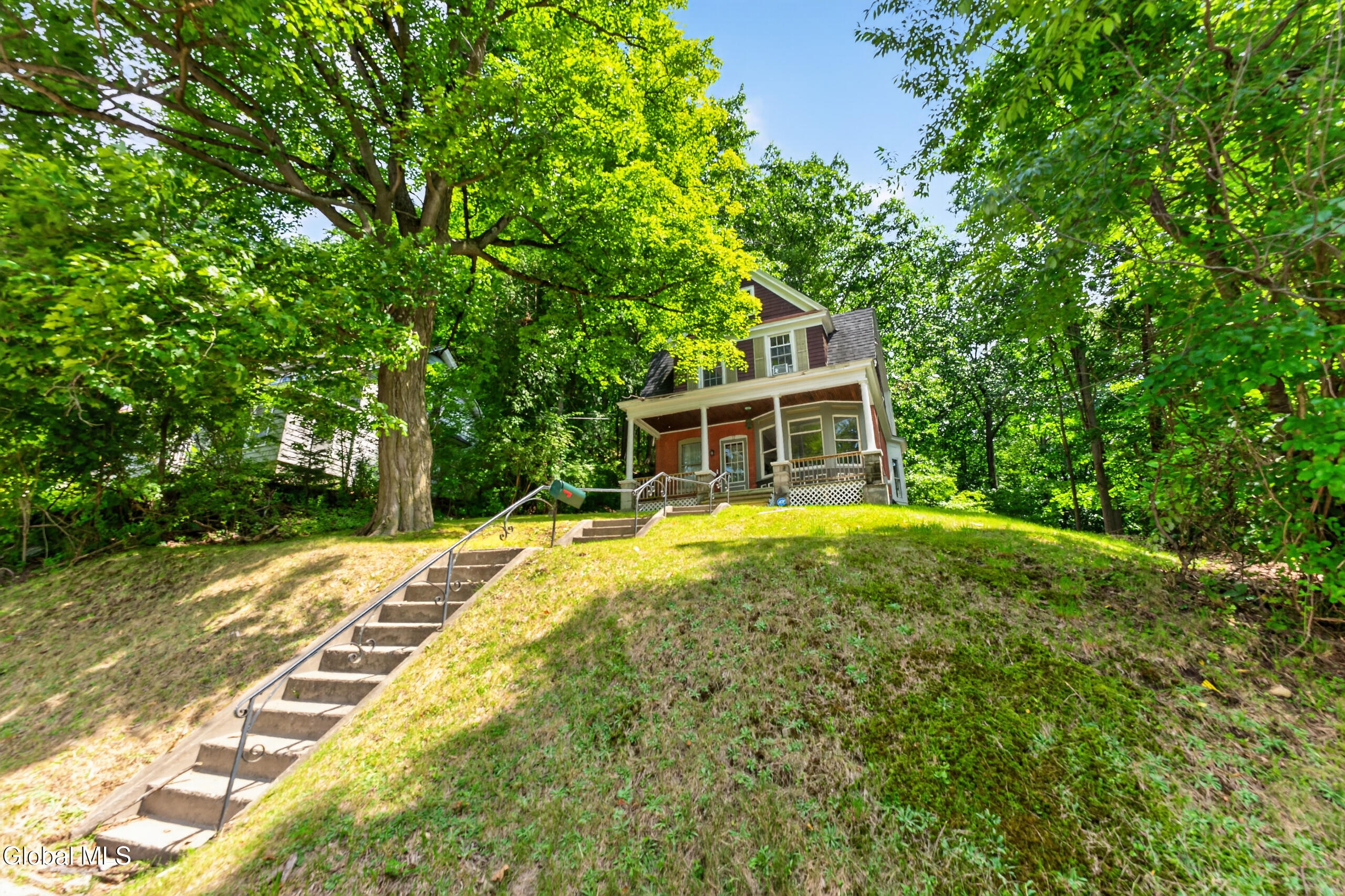 17 Northampton Road Amsterdam NY 12010