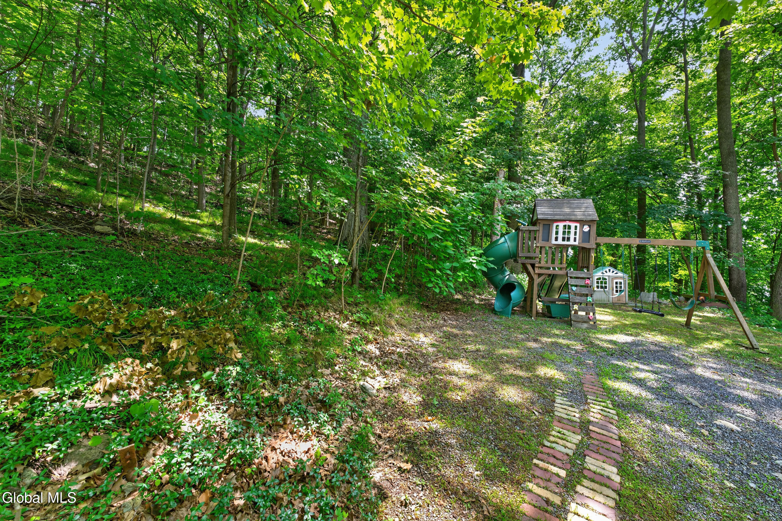17 Northampton Road Amsterdam NY 12010