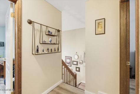 83 Woodside Drive Albany NY 12208