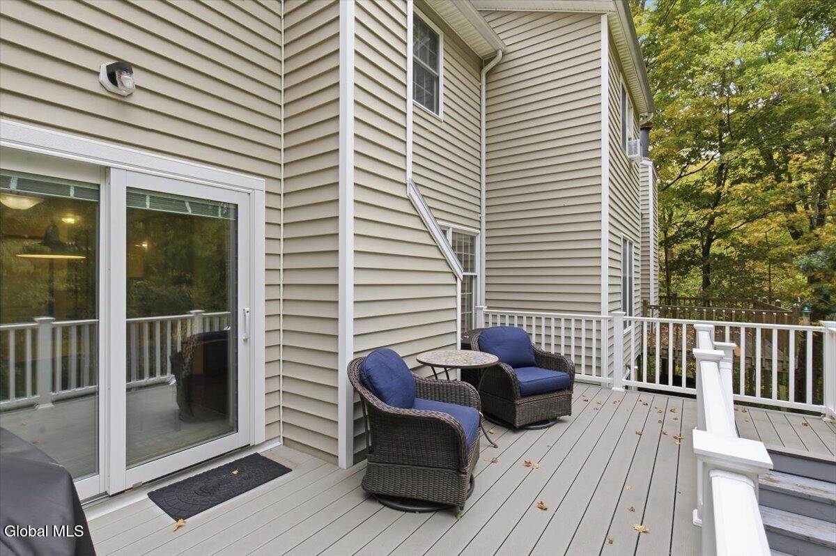 83 Woodside Drive Albany NY 12208