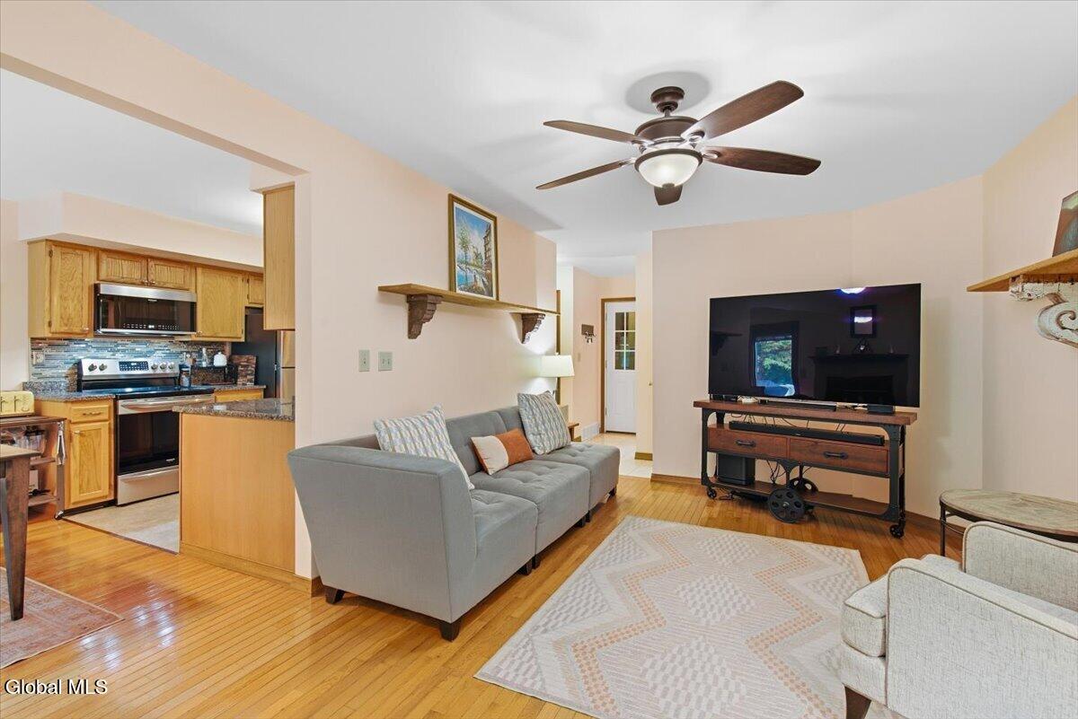 83 Woodside Drive Albany NY 12208