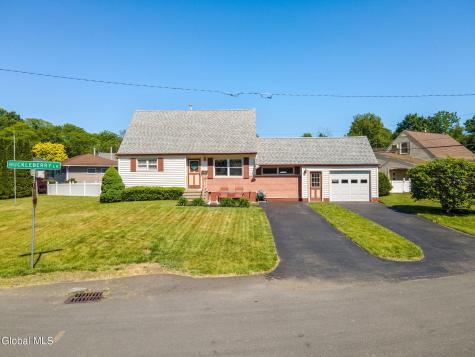 10 Tanglewood Road Albany NY 12205
