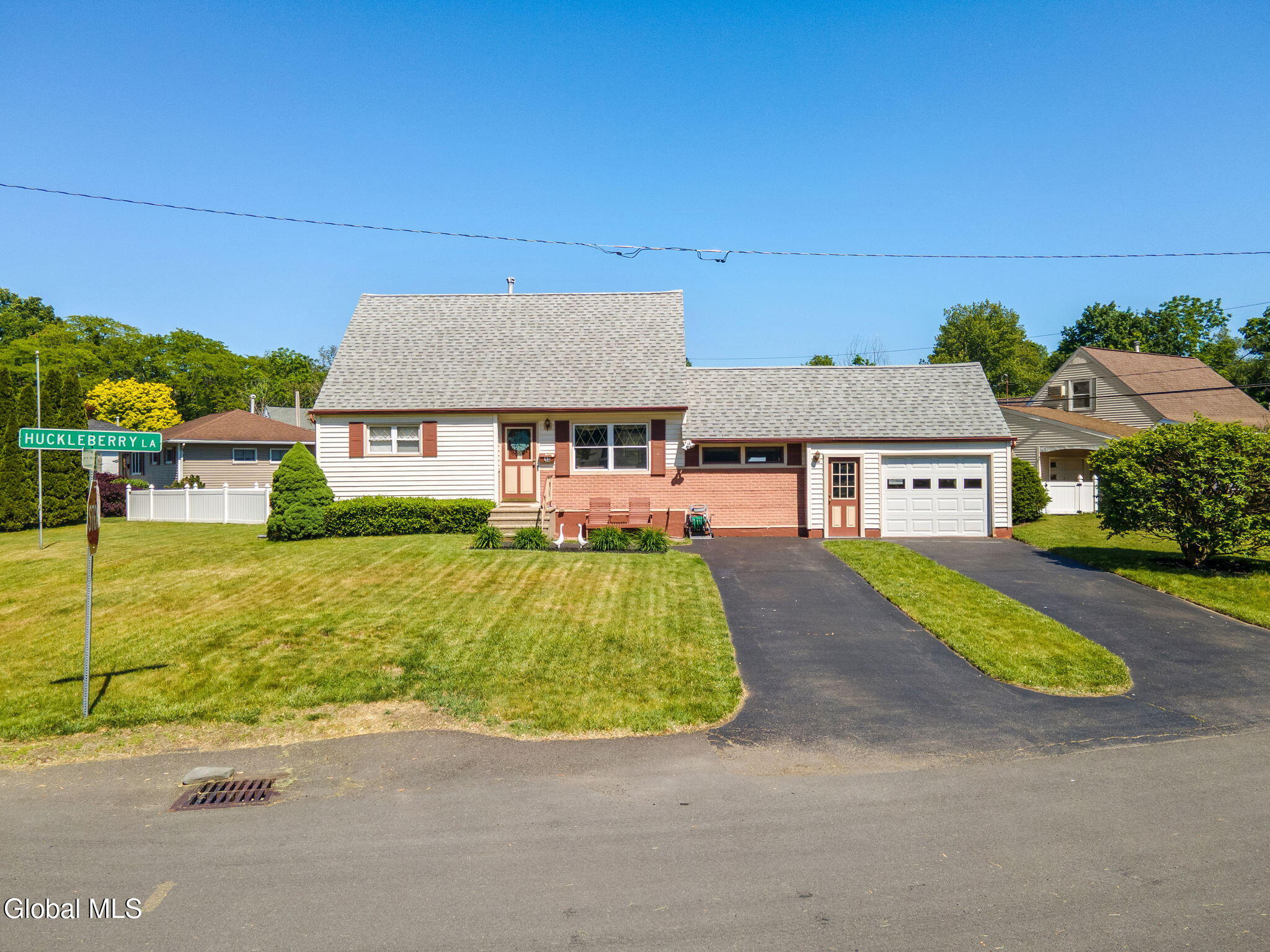 10 Tanglewood Road Albany NY 12205