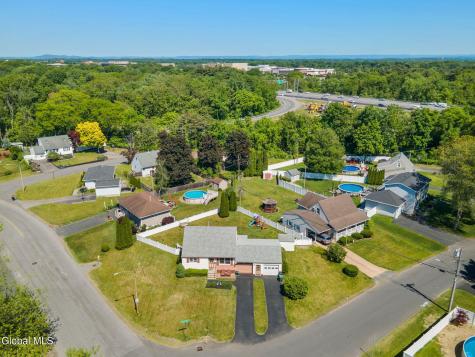 10 Tanglewood Road Albany NY 12205