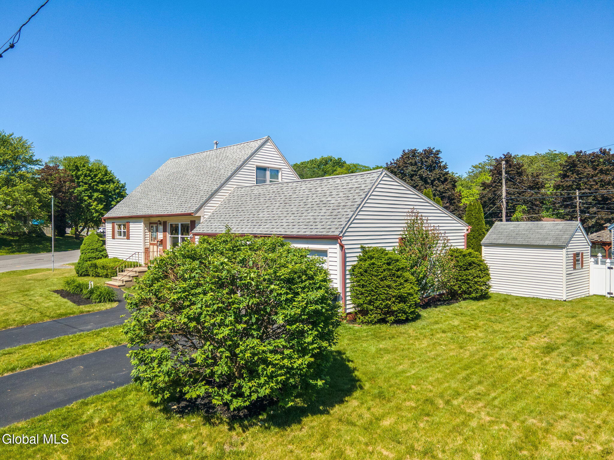 10 Tanglewood Road Albany NY 12205