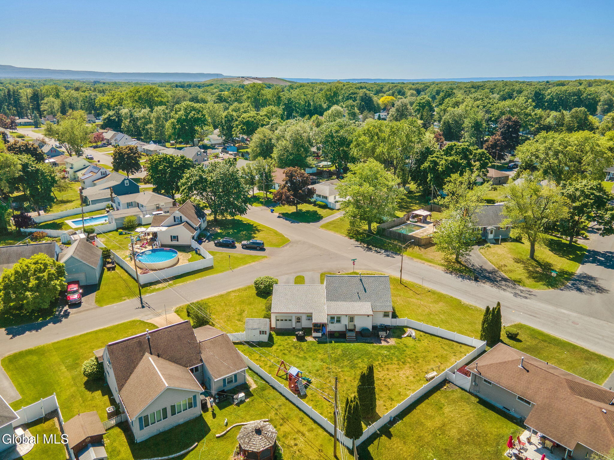 10 Tanglewood Road Albany NY 12205