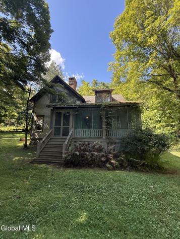 18 Tennis Court Hill Ticonderoga NY 12883