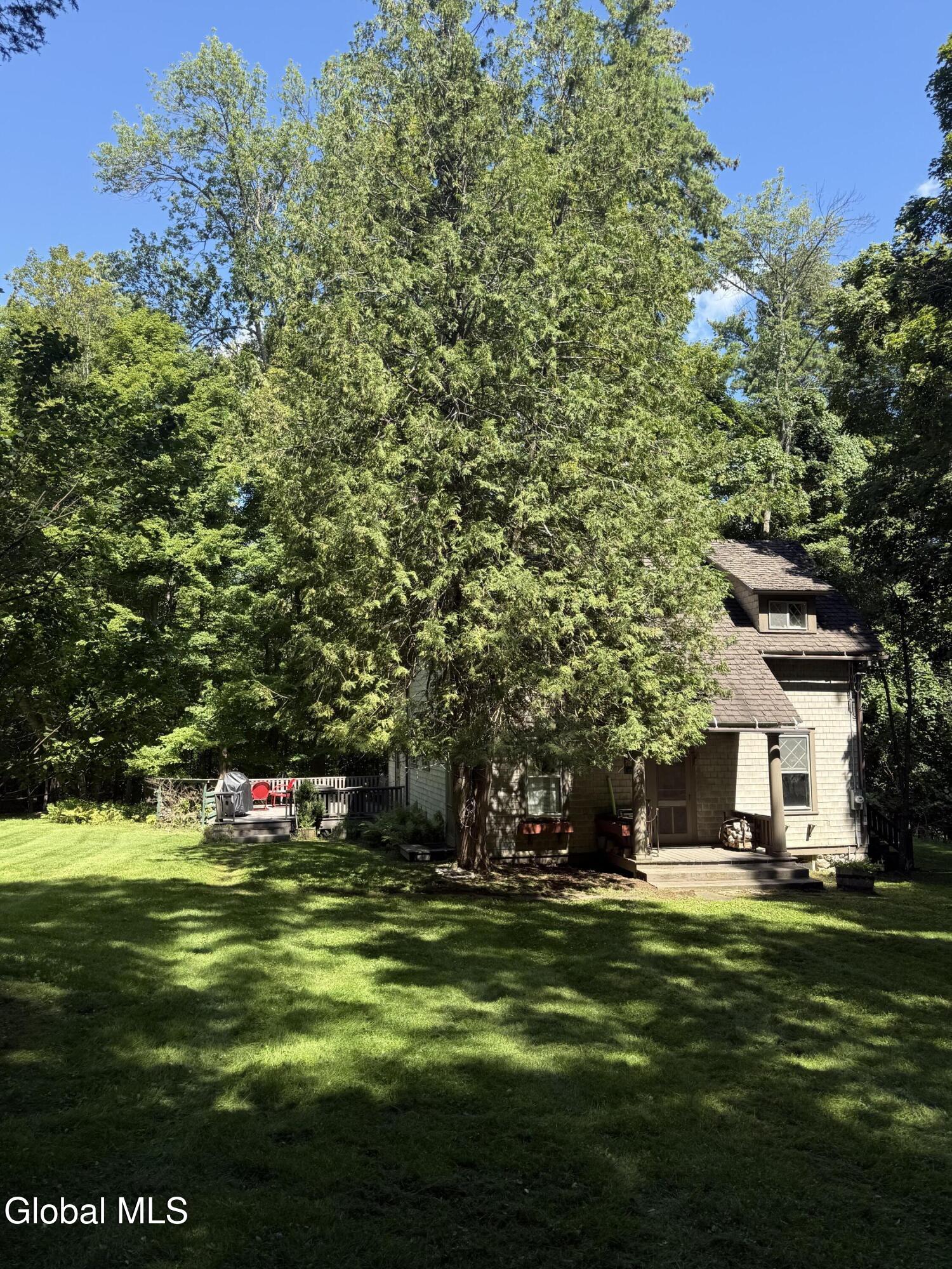 18 Tennis Court Hill Ticonderoga NY 12883