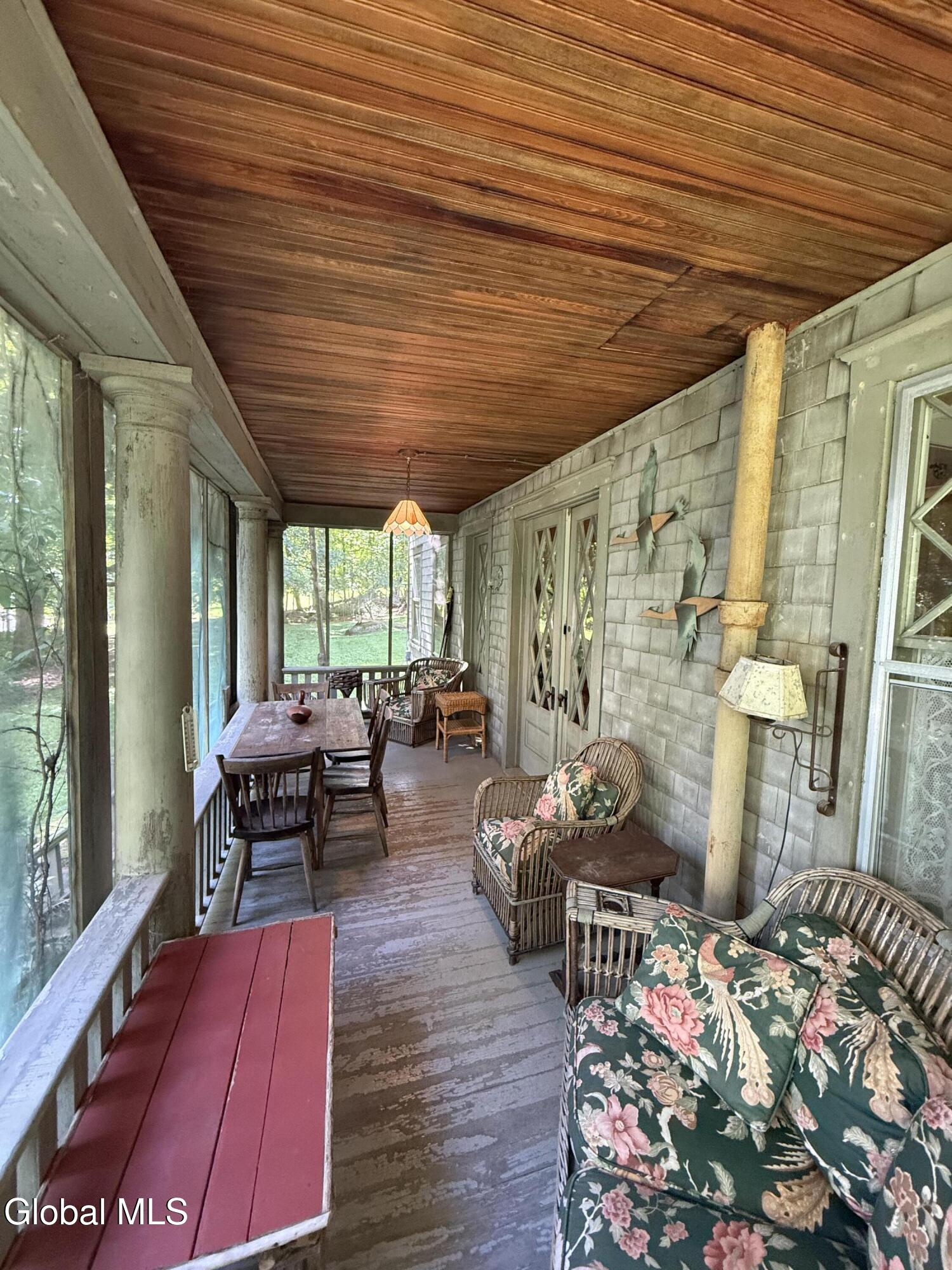 18 Tennis Court Hill Ticonderoga NY 12883