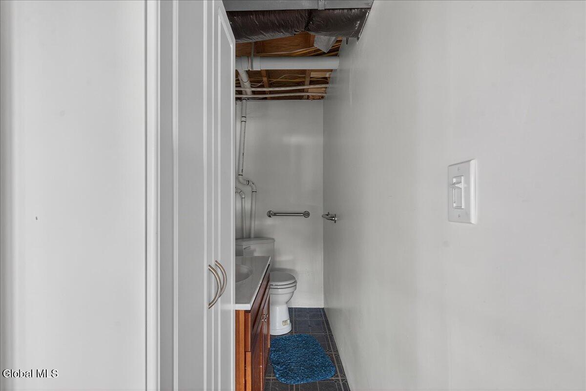 24 E Shore Drive East Berne NY 12059