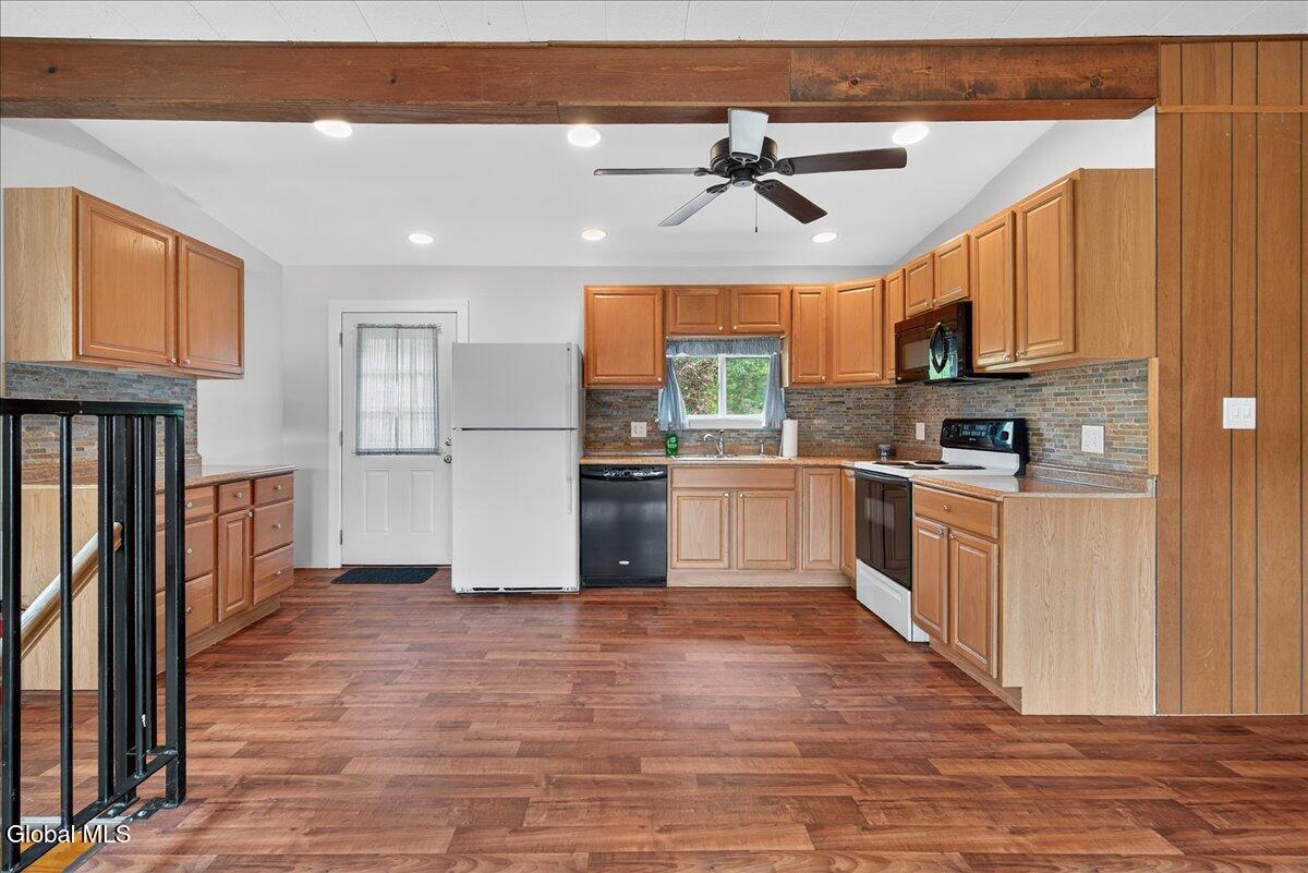 24 E Shore Drive East Berne NY 12059
