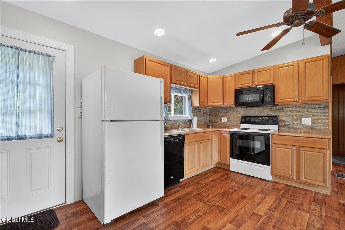 24 E Shore Drive East Berne NY 12059
