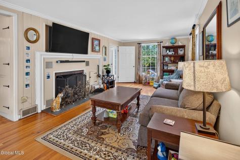 153 Old Red Mill Road Rensselaer NY 12144