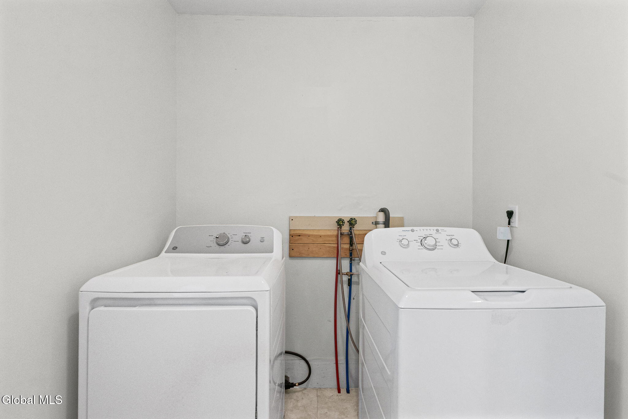 51 4th Avenue Gloversville NY 12078