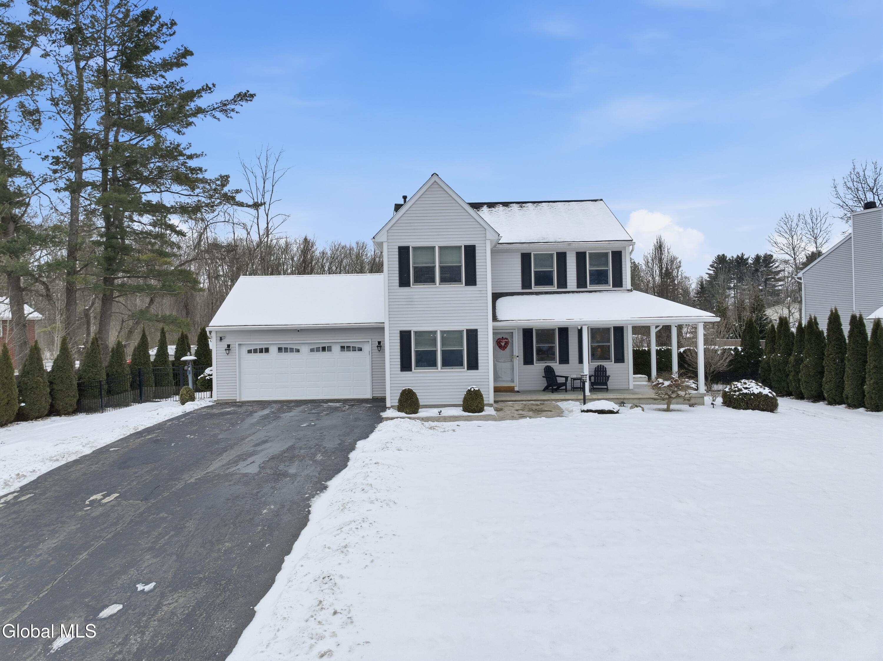 4 Kings Mill Court Colonie NY 12205