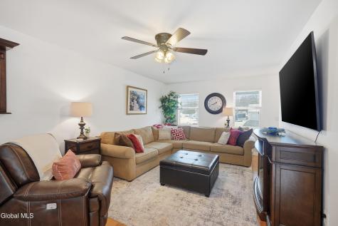 4 Kings Mill Court Colonie NY 12205