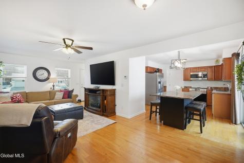 4 Kings Mill Court Colonie NY 12205