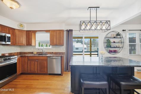 4 Kings Mill Court Colonie NY 12205