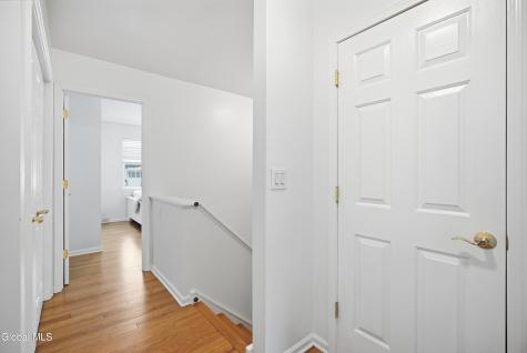 4 Kings Mill Court Colonie NY 12205