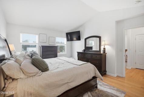 4 Kings Mill Court Colonie NY 12205