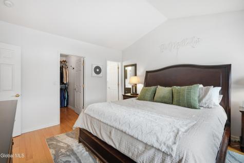 4 Kings Mill Court Colonie NY 12205