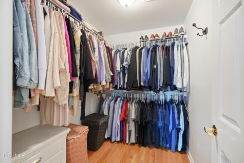 4 Kings Mill Court Colonie NY 12205