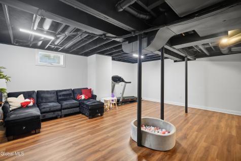 4 Kings Mill Court Colonie NY 12205