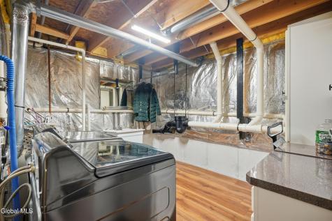 4 Kings Mill Court Colonie NY 12205