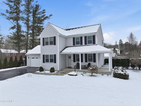 4 Kings Mill Court Colonie NY 12205