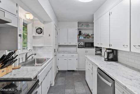 1 Woodin Road Halfmoon NY 12065