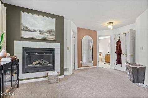 22 Parkside Trail Ballston Lake NY 12019