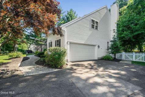 22 Parkside Trail Ballston Lake NY 12019
