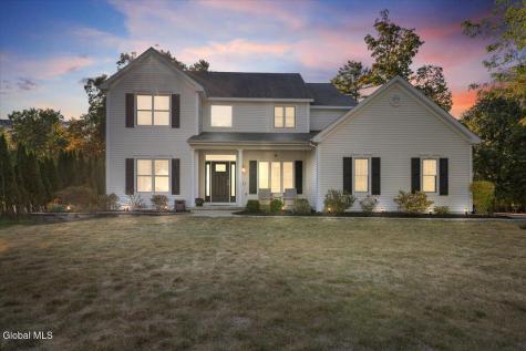 4 Oakhurst Court Clifton Park NY 12065