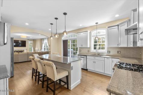 4 Oakhurst Court Clifton Park NY 12065