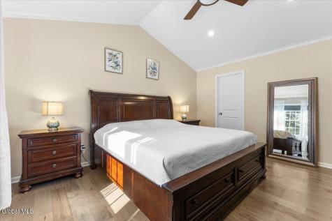 4 Oakhurst Court Clifton Park NY 12065