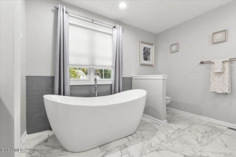 4 Oakhurst Court Clifton Park NY 12065