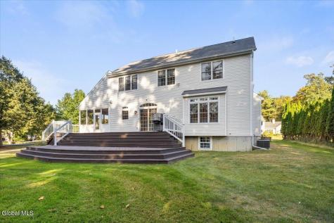 4 Oakhurst Court Clifton Park NY 12065