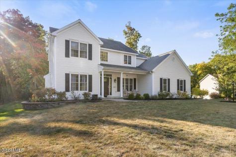 4 Oakhurst Court Clifton Park NY 12065