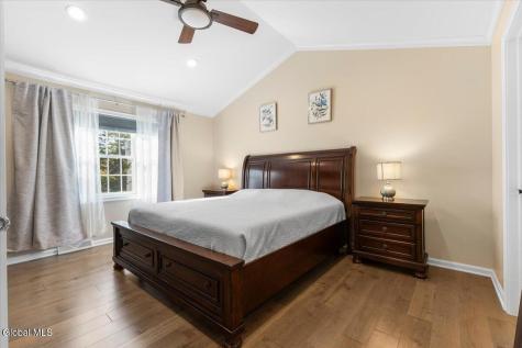 4 Oakhurst Court Clifton Park NY 12065