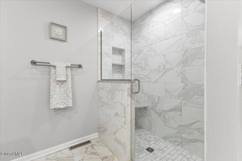 4 Oakhurst Court Clifton Park NY 12065